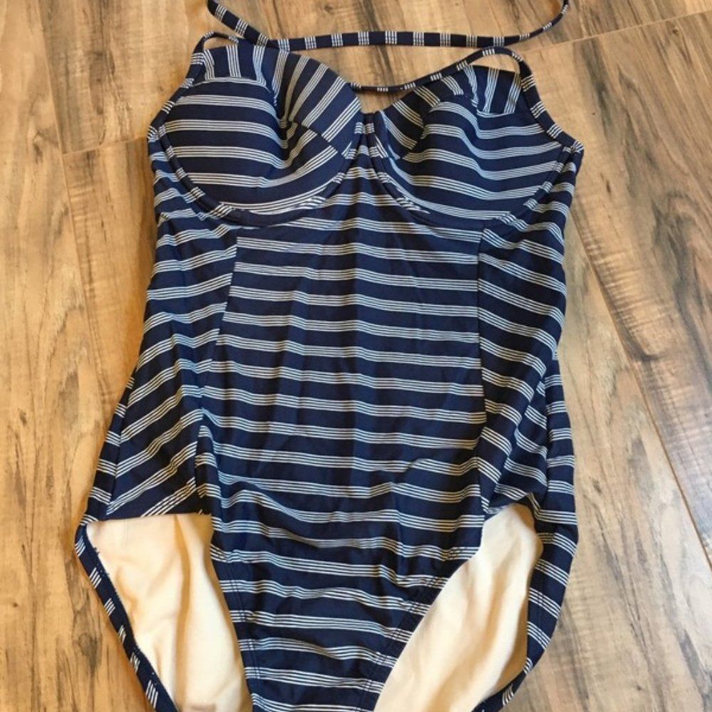 Merona medium bathing suit